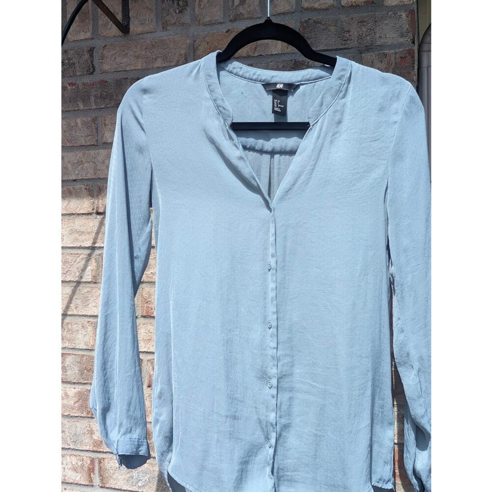 H&M Light Blue Buttondown Tunic Top Blouse Size 2 Small EUC